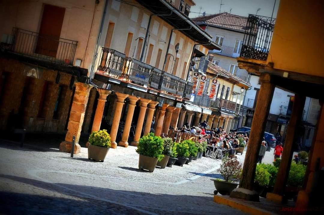 La Casa De Paloma En La Plaza Encanto Historico 里亚萨 外观 照片
