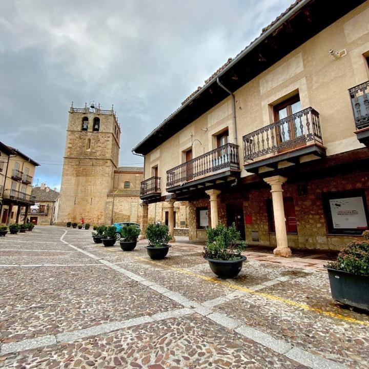 La Casa De Paloma En La Plaza Encanto Historico 里亚萨 外观 照片