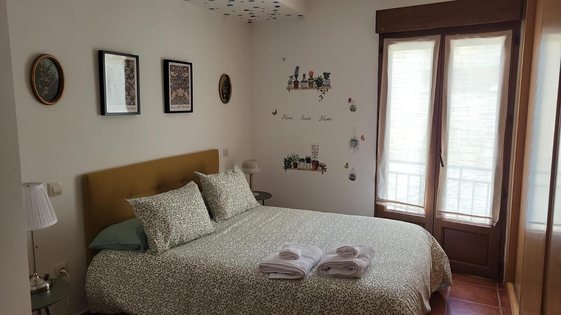 La Casa De Paloma En La Plaza Encanto Historico 里亚萨 外观 照片